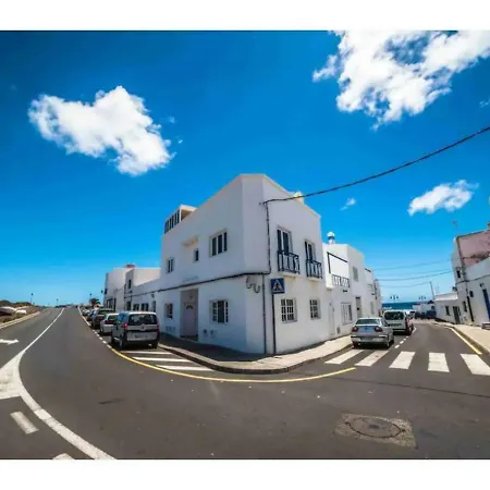 Apts El Muelle De Arrieta 아파트 *