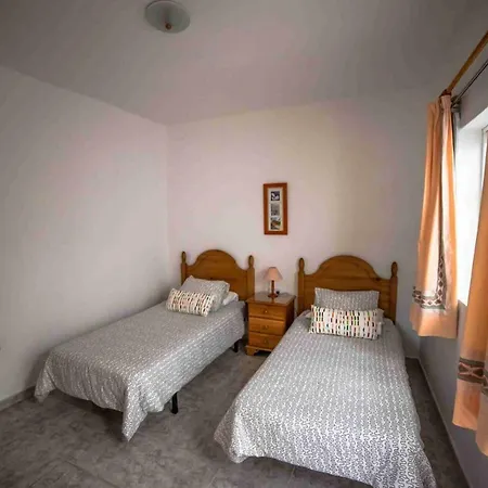 Apts El Muelle De Arrieta 아파트 아리에타