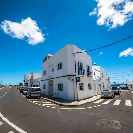 Apts El Muelle De Arrieta 아파트 *