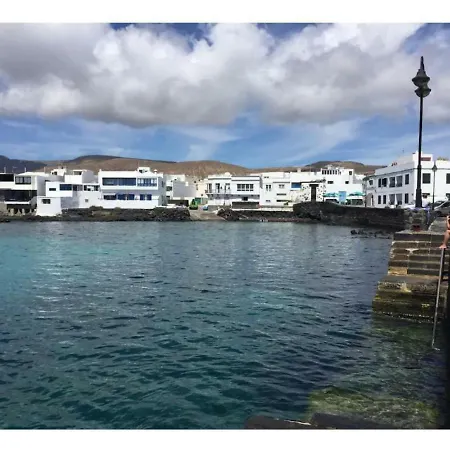 Apts El Muelle De Arrieta 아파트 *